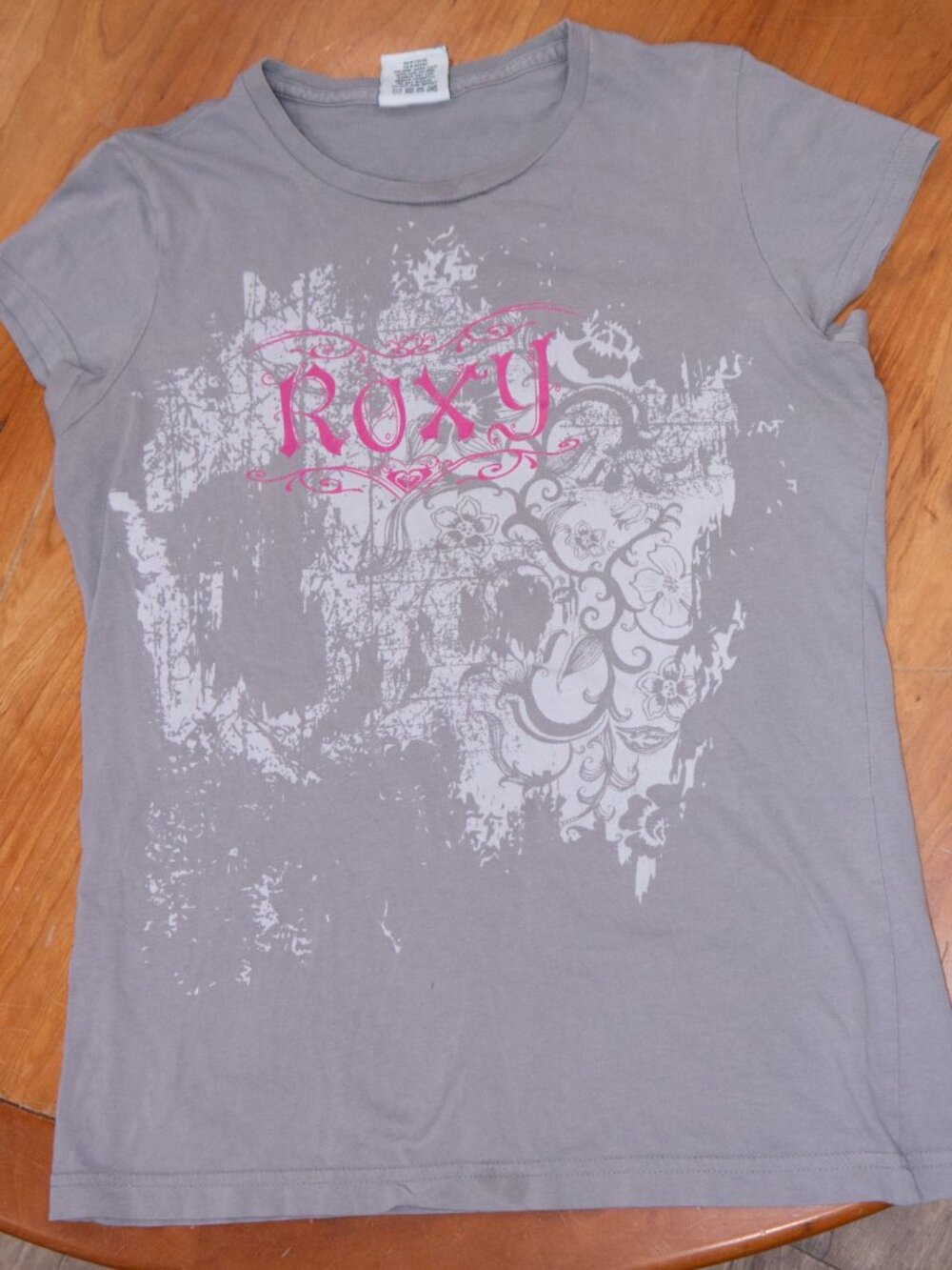 Vintage Y2K Roxy Paradise Women’s Large Gray Pink Floral Graphic Tee Made USA